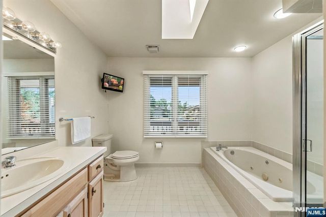 5 Wedgewood Drive, Woodland Park, NJ 07424