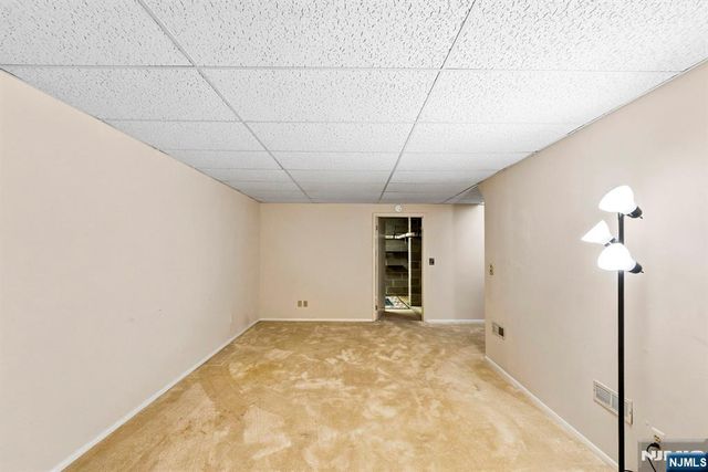 5 Wedgewood Drive, Woodland Park, NJ 07424