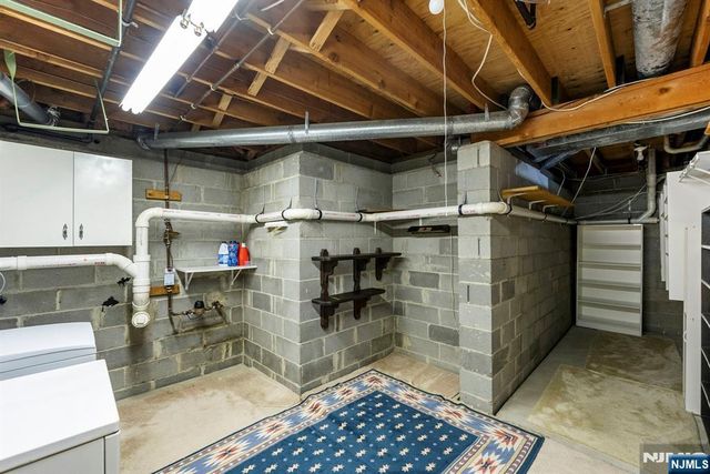 5 Wedgewood Drive, Woodland Park, NJ 07424