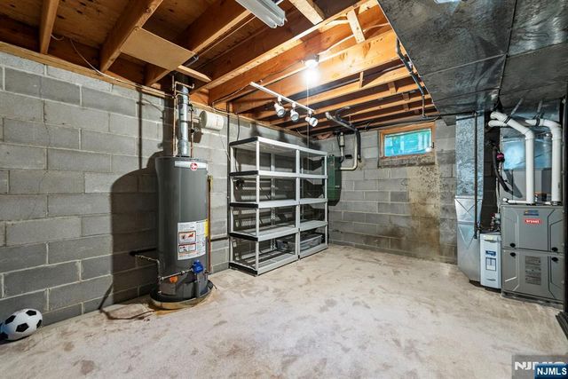 5 Wedgewood Drive, Woodland Park, NJ 07424