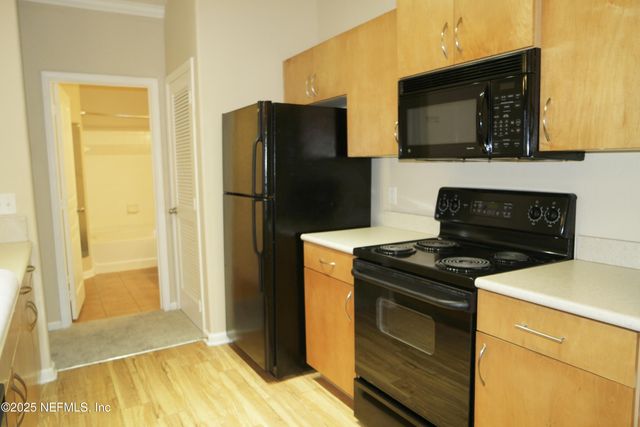 8290 GATE Parkway W 218, Jacksonville, FL 32216