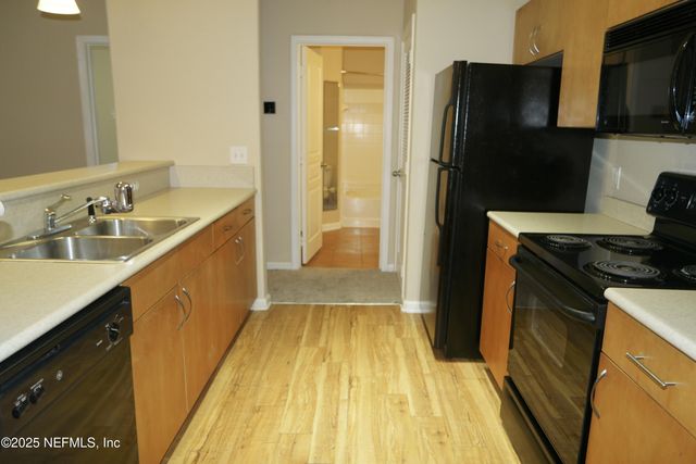 8290 GATE Parkway W 218, Jacksonville, FL 32216