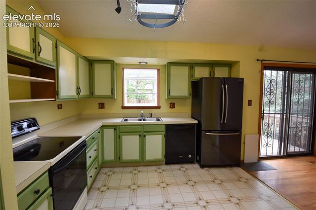 5590 Country Heights Court, Colorado Springs, CO 80917