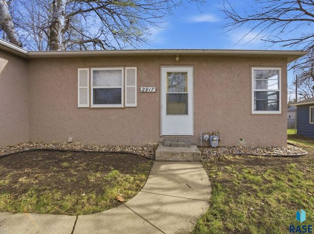 2917 E 18th St Street, Sioux Falls, SD 57103