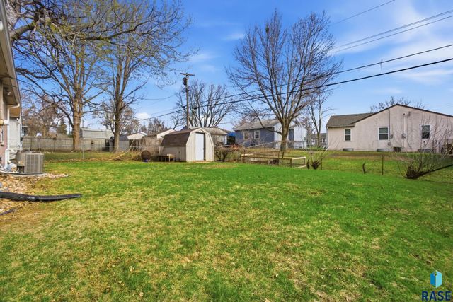 2917 E 18th St Street, Sioux Falls, SD 57103