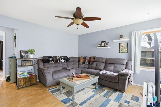 2917 E 18th St Street, Sioux Falls, SD 57103