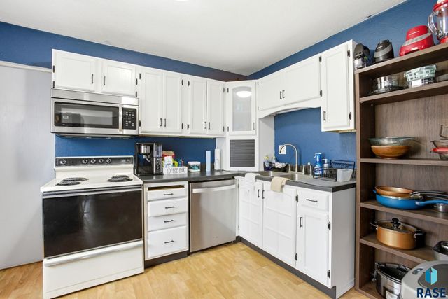 2917 E 18th St Street, Sioux Falls, SD 57103