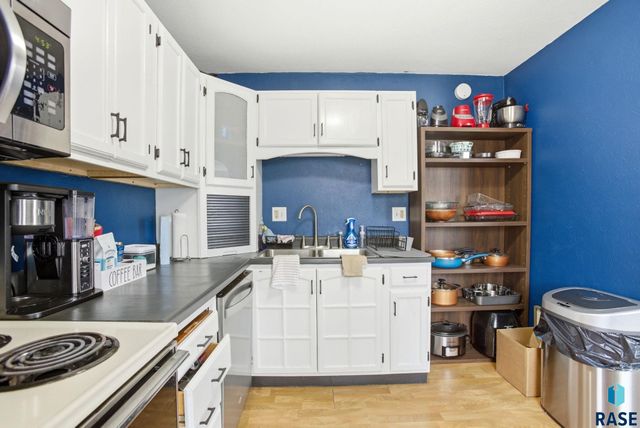 2917 E 18th St Street, Sioux Falls, SD 57103