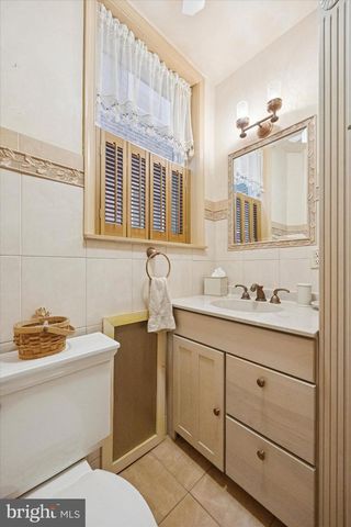 1605 S 8TH ST, Philadelphia, PA 19148