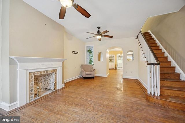 1605 S 8TH ST, Philadelphia, PA 19148