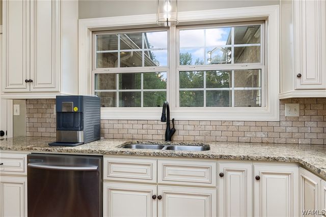 14155 Paul Howell, Northport, AL 35475