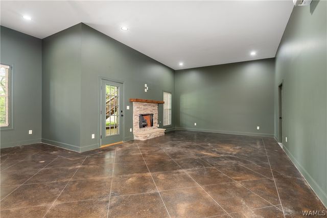 14155 Paul Howell, Northport, AL 35475