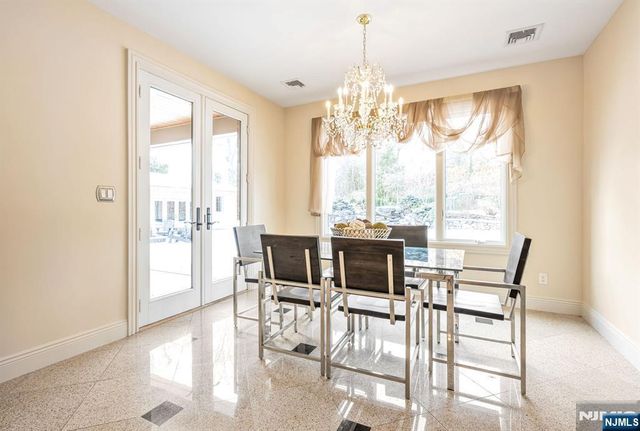 17 Jefferson Avenue, Cresskill, NJ 07626