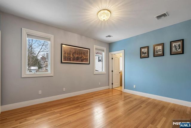 17 Jefferson Avenue, Cresskill, NJ 07626