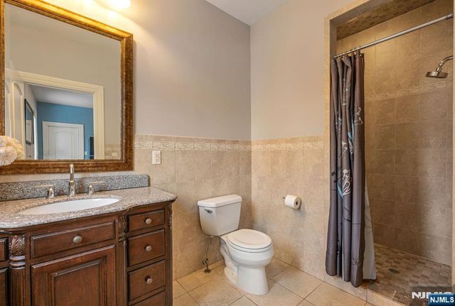 17 Jefferson Avenue, Cresskill, NJ 07626