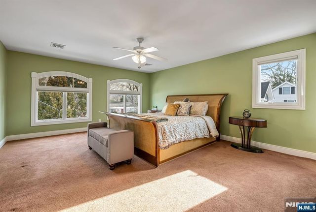 17 Jefferson Avenue, Cresskill, NJ 07626