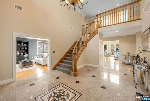 17 Jefferson Avenue, Cresskill, NJ 07626