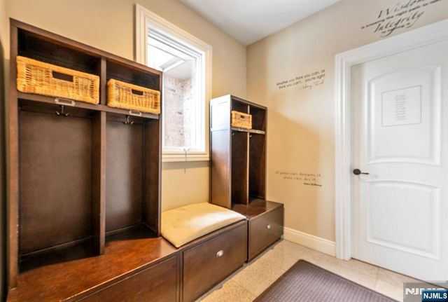 17 Jefferson Avenue, Cresskill, NJ 07626