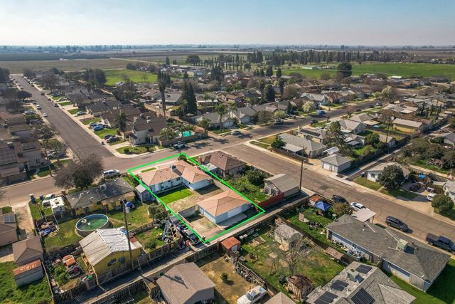 1217 Mehlert Street, Kingsburg, CA 93631