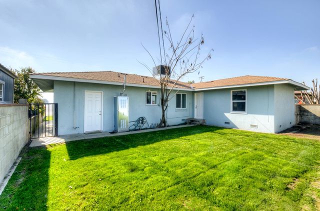 1217 Mehlert Street, Kingsburg, CA 93631