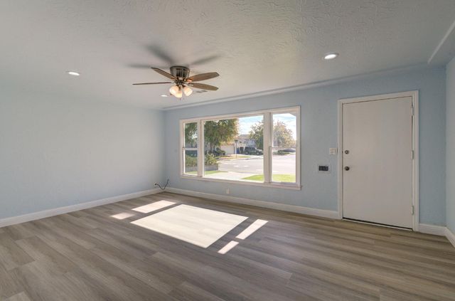 1217 Mehlert Street, Kingsburg, CA 93631