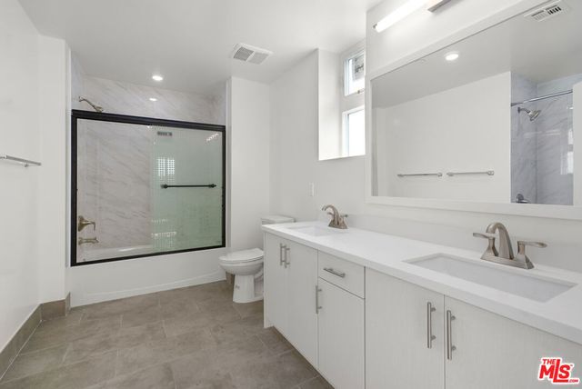 1832 S Barrington Avenue 401, Los Angeles, CA 90025