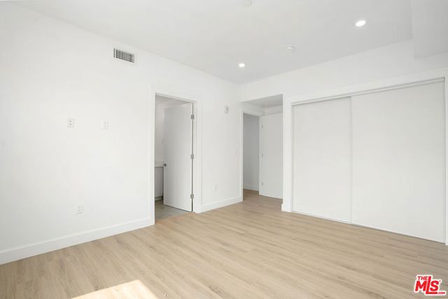 1832 S Barrington Avenue 401, Los Angeles, CA 90025