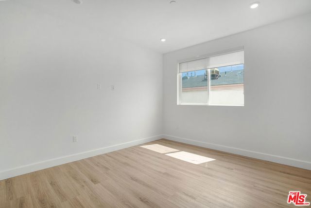 1832 S Barrington Avenue 401, Los Angeles, CA 90025