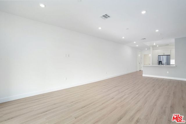 1832 S Barrington Avenue 401, Los Angeles, CA 90025