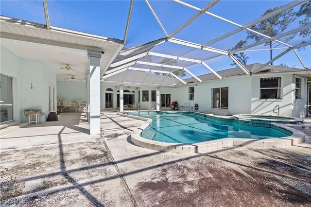 822 Costa PL, Lehigh Acres, FL 33972