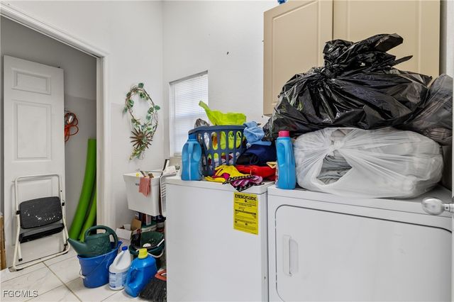 822 Costa PL, Lehigh Acres, FL 33972