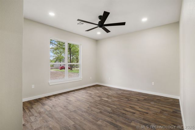 453 W 2nd Street, Silo, OK 74701