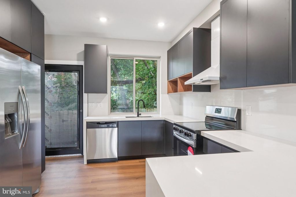 1119 STATE ST, Philadelphia, PA 19104