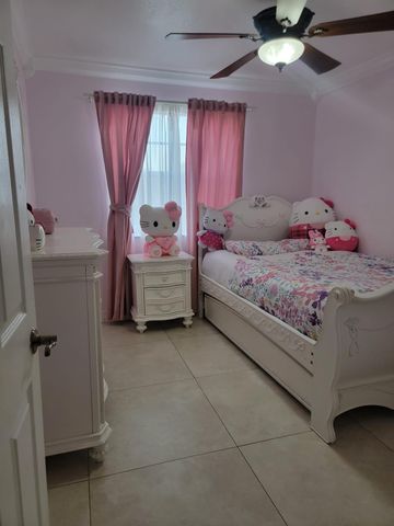 11821 SW 18th St 2-23, Miami, FL 33175