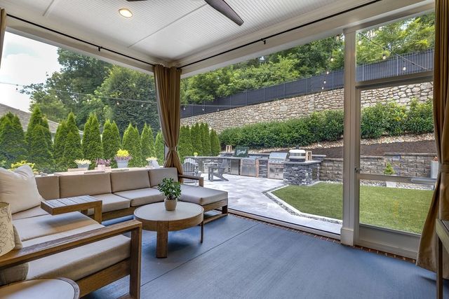 215 Halswelle Dr, Franklin, TN 37064