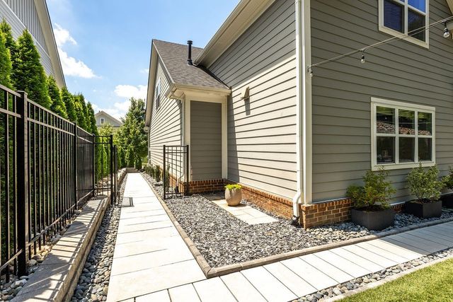 215 Halswelle Dr, Franklin, TN 37064