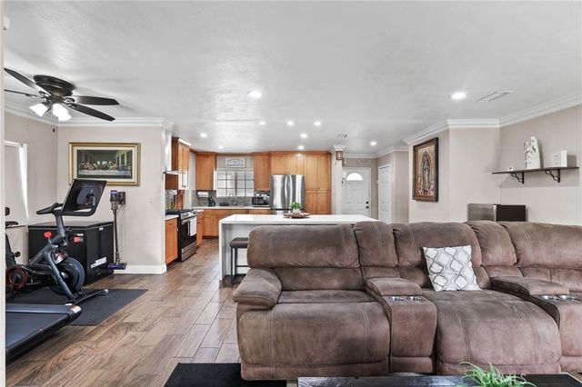 1313 E Merona Place, Anaheim, CA 92805