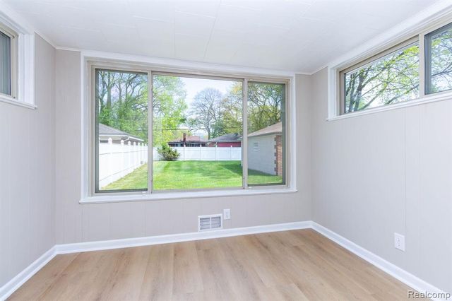 16115 Veronica Avenue, Eastpointe, MI 48021