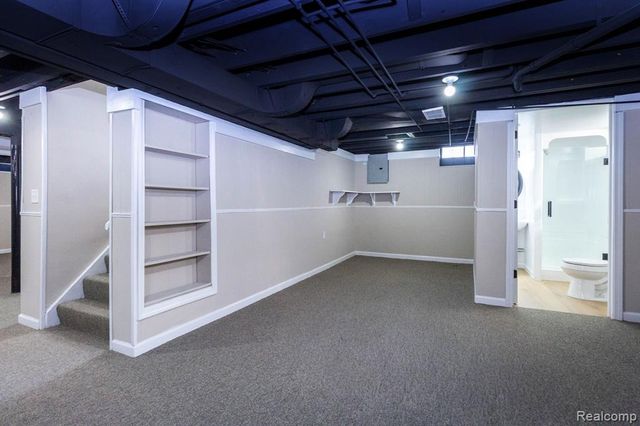 16115 Veronica Avenue, Eastpointe, MI 48021