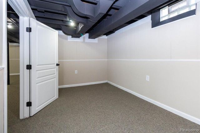 16115 Veronica Avenue, Eastpointe, MI 48021