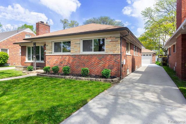 16115 Veronica Avenue, Eastpointe, MI 48021