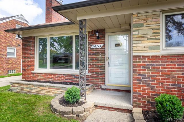 16115 Veronica Avenue, Eastpointe, MI 48021