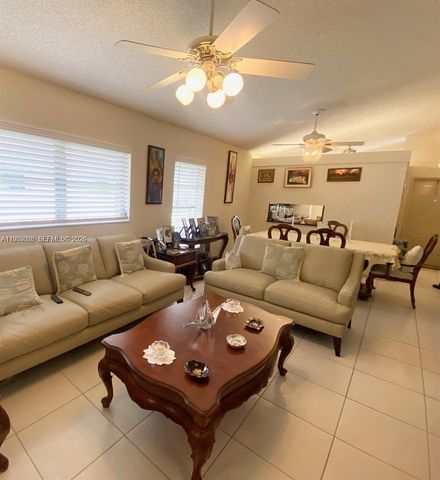 8089 Sweetbriar Way, Boca Raton, FL 33496