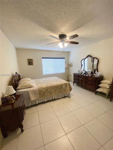 8089 Sweetbriar Way, Boca Raton, FL 33496