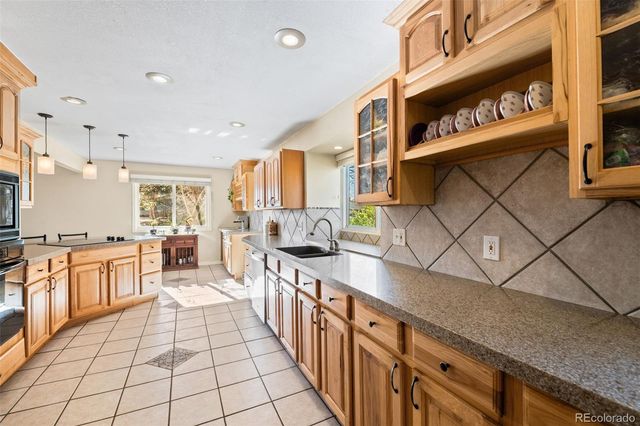 10665 W 78th Avenue, Arvada, CO 80005