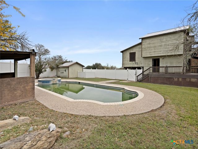 140 Englemann, Seguin, TX 78155