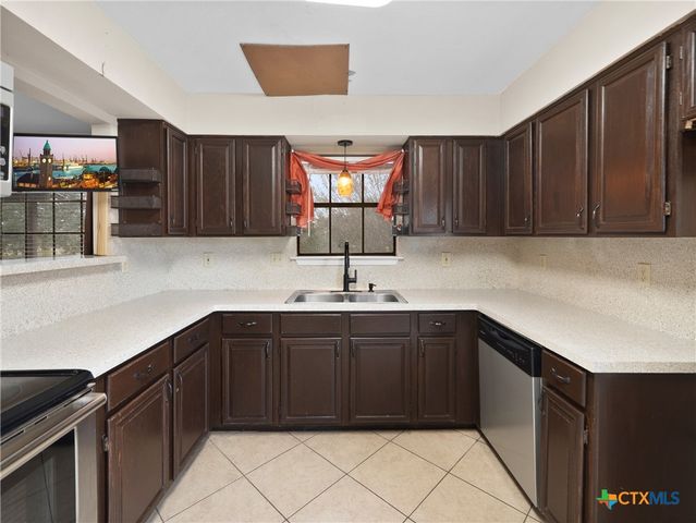 140 Englemann, Seguin, TX 78155