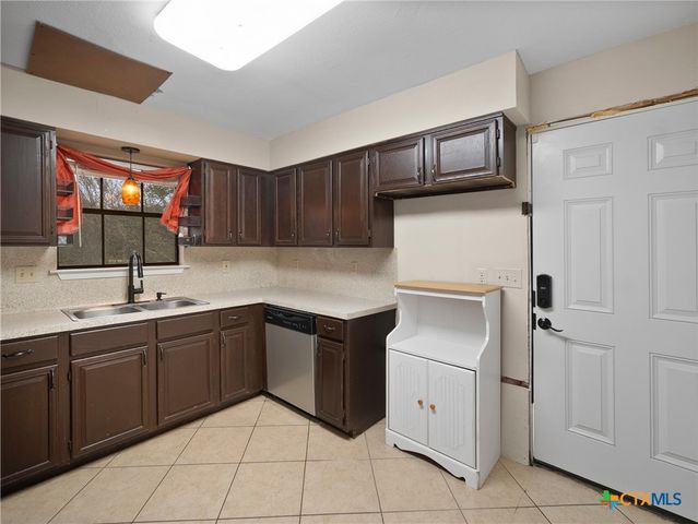 140 Englemann, Seguin, TX 78155