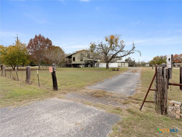 140 Englemann, Seguin, TX 78155