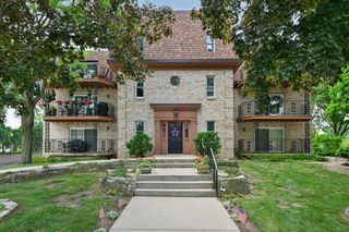 12303 W Center STREET #3A, Wauwatosa, WI 53222